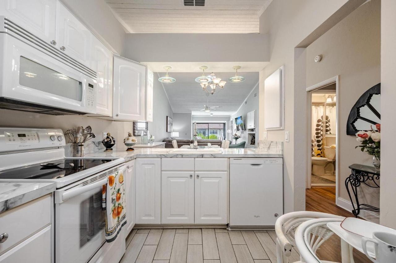 Association, Tennis Courts And Pool, Sleeps 4 - Cinnamon Cove Cozy Condo Форт Майерс Екстериор снимка
